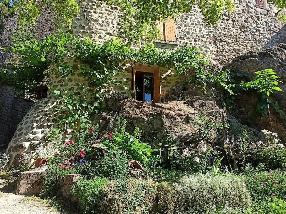 Gîte le rocher du château de Retourtour Lamastre Exterior foto