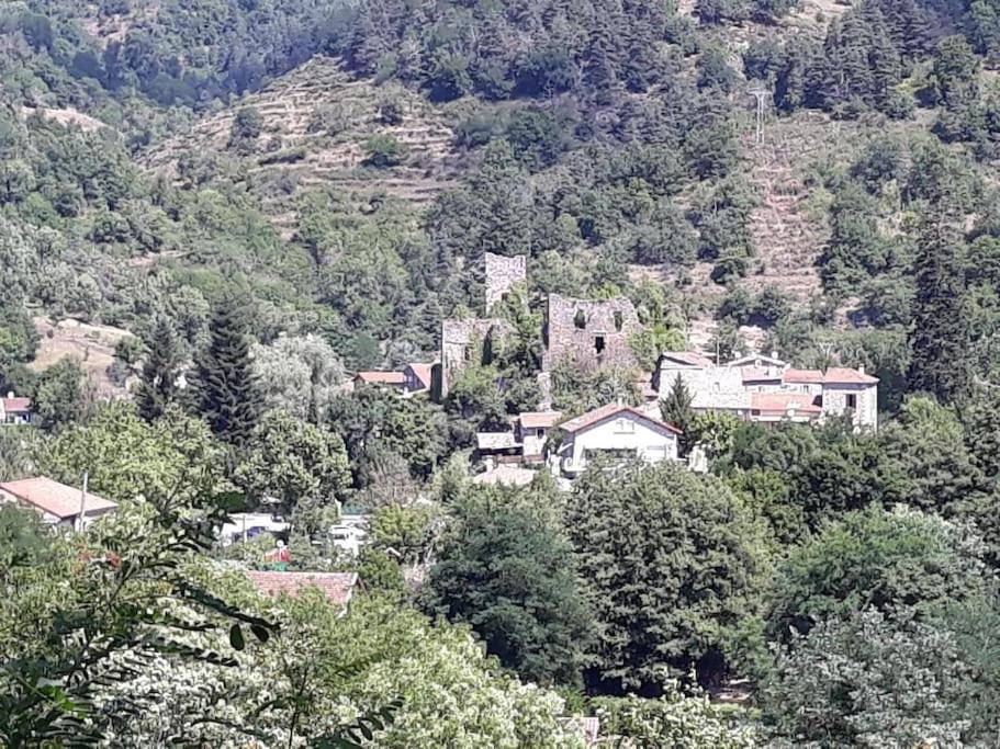 Gîte le rocher du château de Retourtour Lamastre Exterior foto